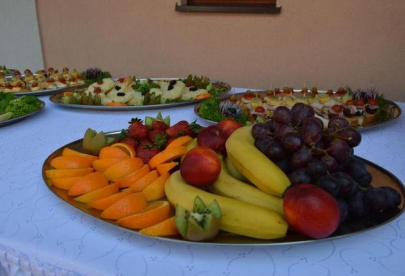 בית מלון כפרי Zamek Gostynin