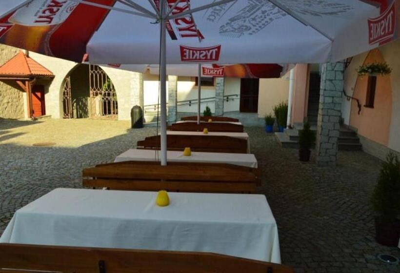 בית מלון כפרי Zamek Gostynin