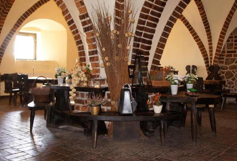 هتل Zamek Joannitów