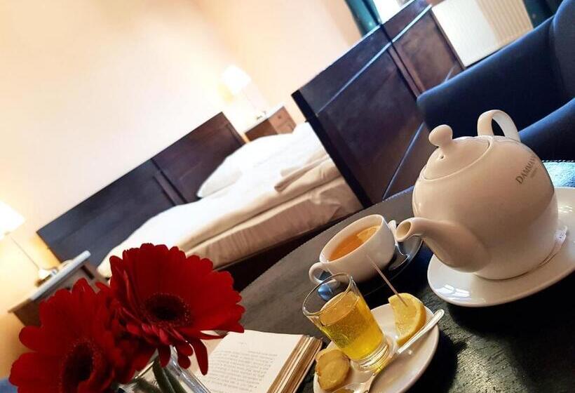 هتل Zamek Joannitów