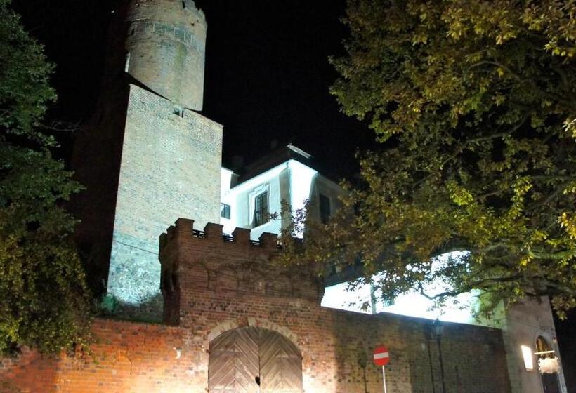 هتل Zamek Joannitów