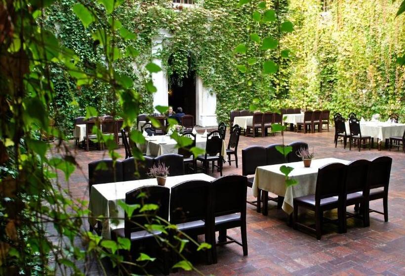 هتل Zamek Joannitów