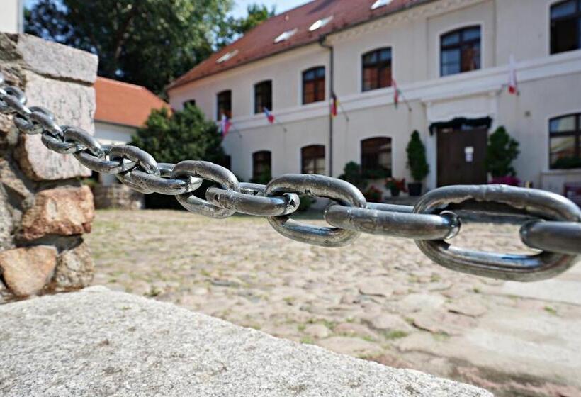 בית מלון כפרי Zamek Królewski We Wschowie