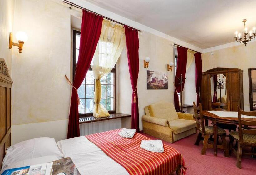 בית מלון כפרי Zamek Międzylesie