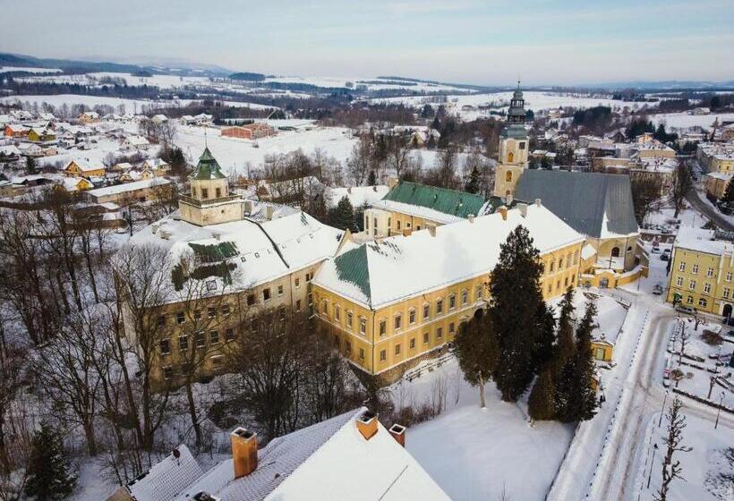 בית מלון כפרי Zamek Międzylesie