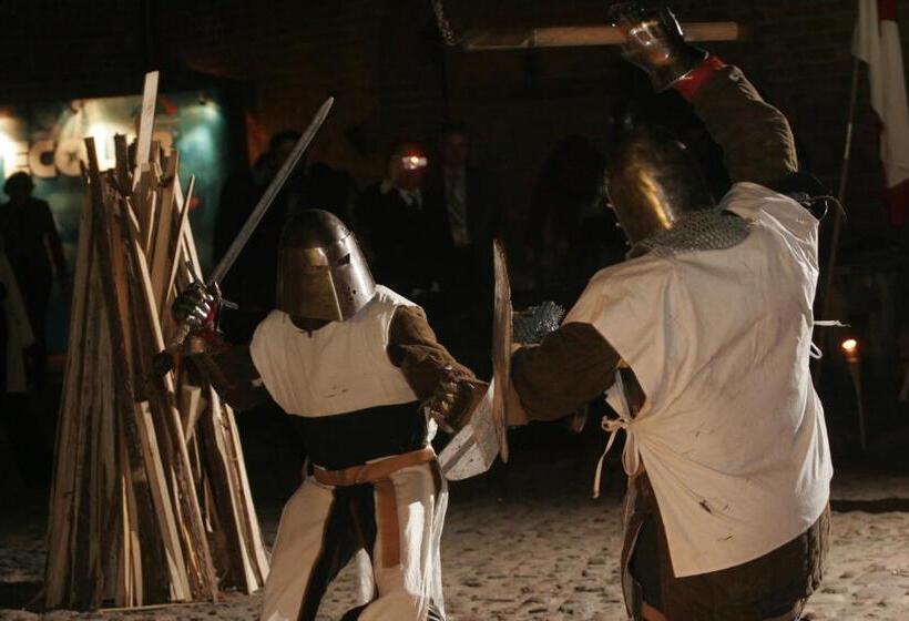 בית מלון כפרי Zamek Reszel