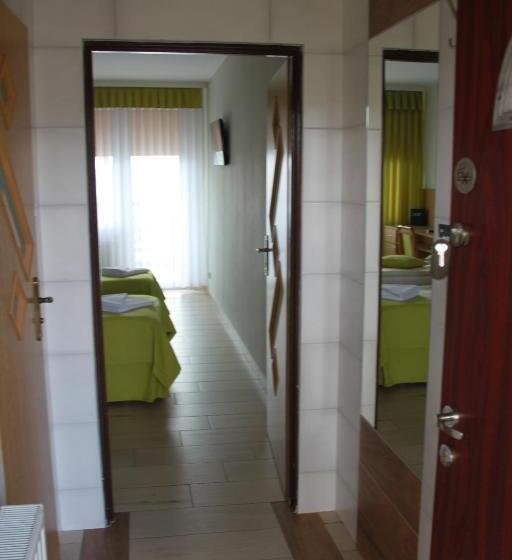 ホテル Zielony & Ow Borowik & Pensjonat Manhattan   Centrum Rekreacji I Wypoczynku Gastrotur