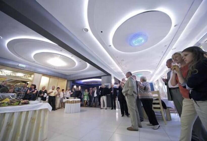 ホテル Zielony & Ow Borowik & Pensjonat Manhattan   Centrum Rekreacji I Wypoczynku Gastrotur