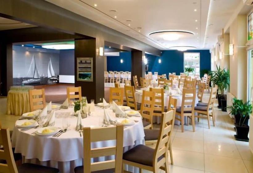 ホテル Zielony & Ow Borowik & Pensjonat Manhattan   Centrum Rekreacji I Wypoczynku Gastrotur