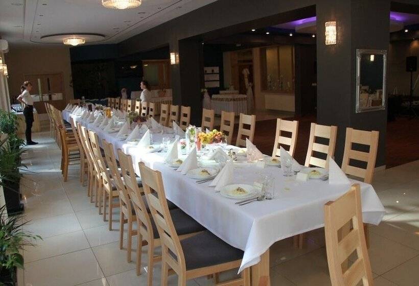 ホテル Zielony & Ow Borowik & Pensjonat Manhattan   Centrum Rekreacji I Wypoczynku Gastrotur