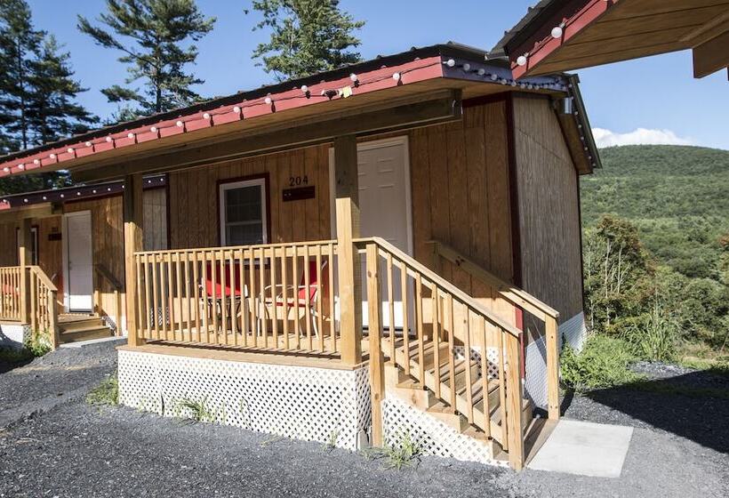 King Hendrick Motel And Suites