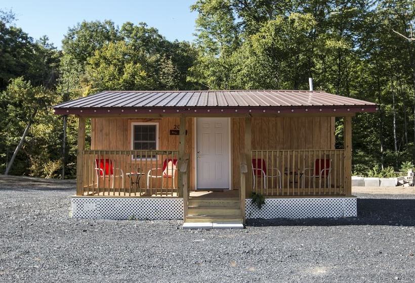 King Hendrick Motel And Suites