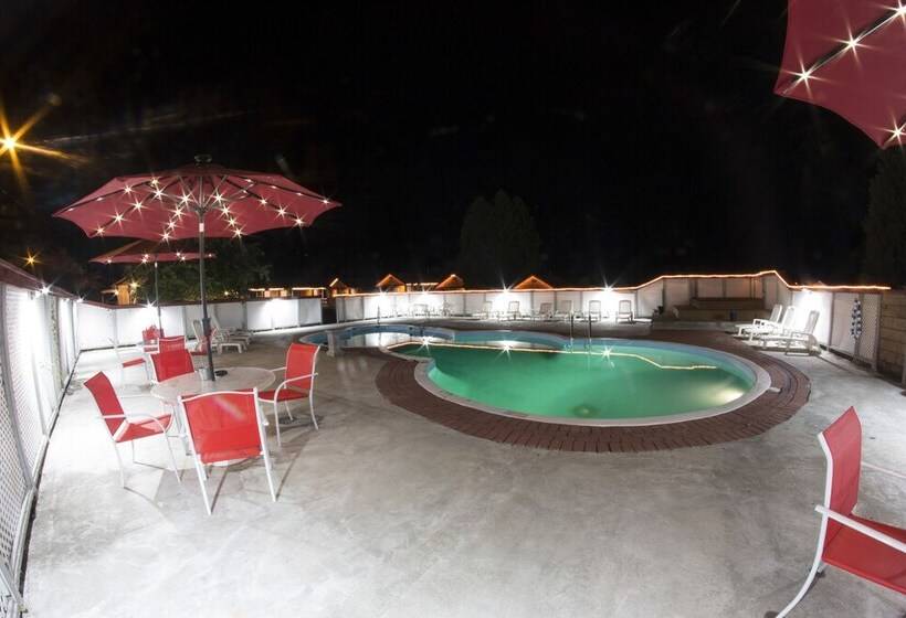 King Hendrick Motel And Suites