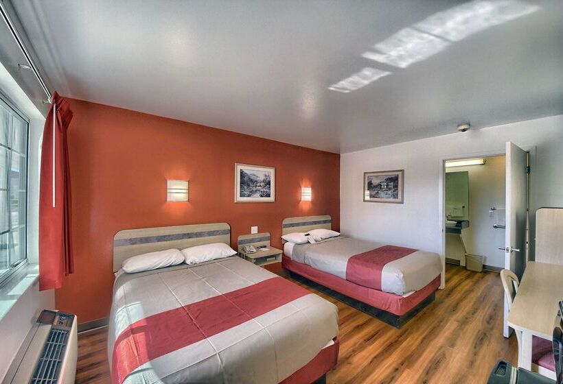 Motel 6kerrville, Tx