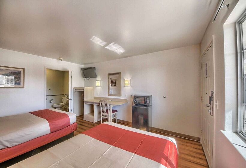 Motel 6kerrville, Tx