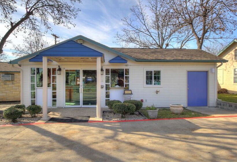 Motel 6kerrville, Tx