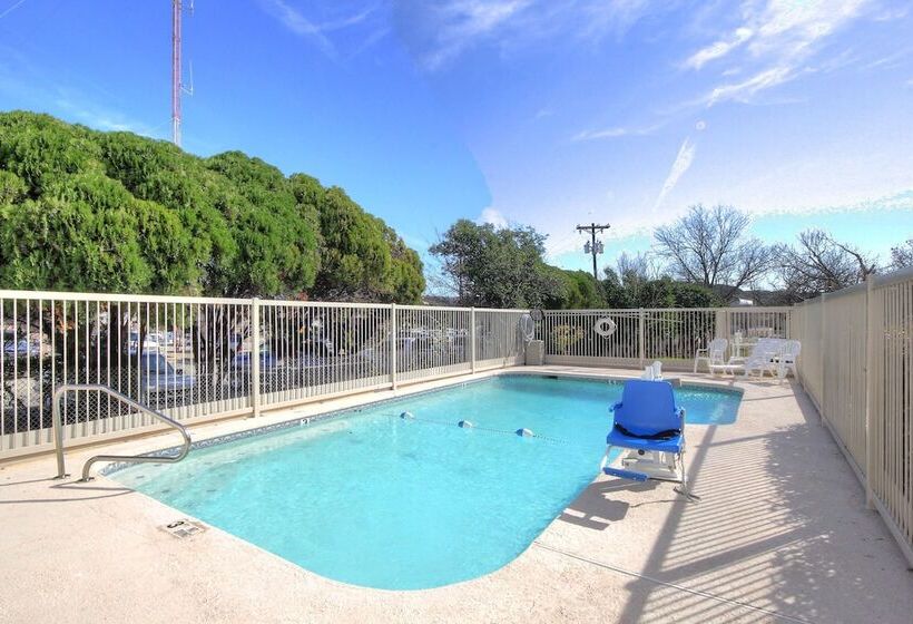 Motel 6kerrville, Tx