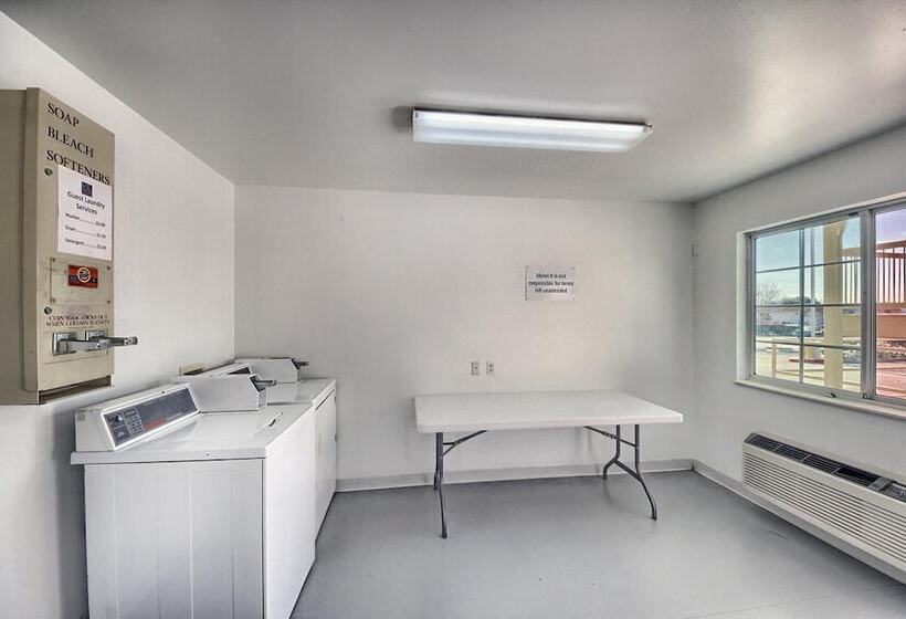 Motel 6kerrville, Tx