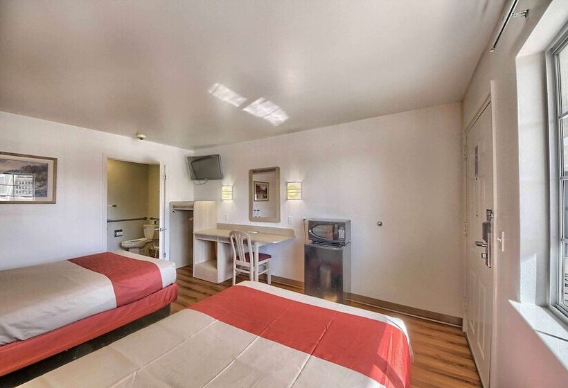 Motel 6kerrville, Tx