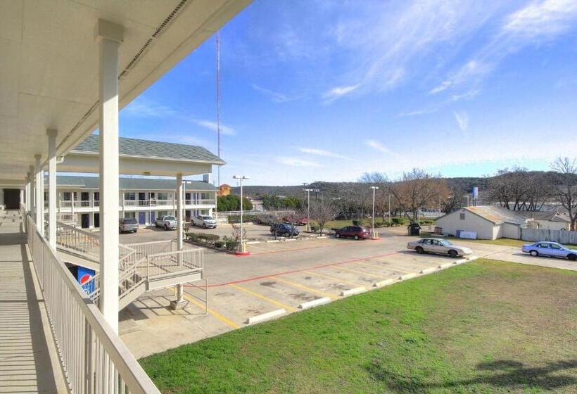 Motel 6kerrville, Tx