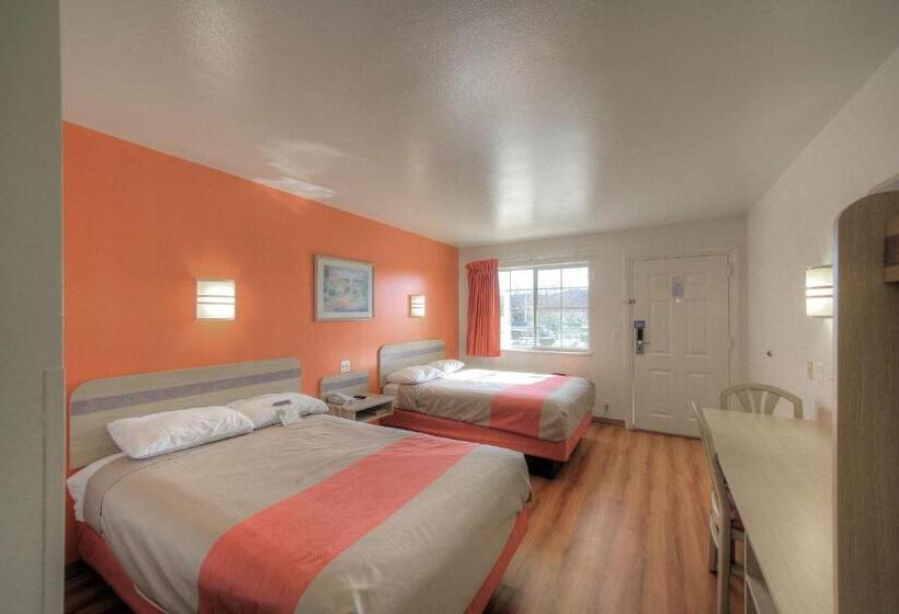 Motel 6kerrville, Tx