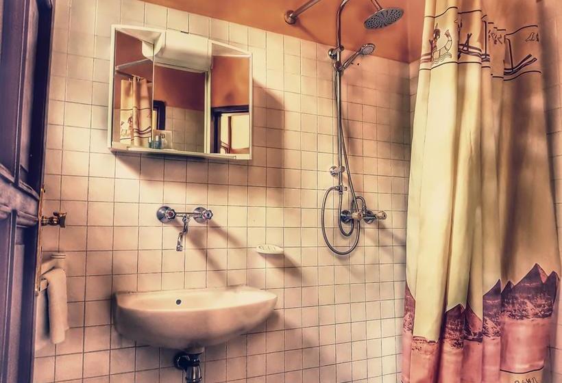 Róza Hotel és Apartmanház