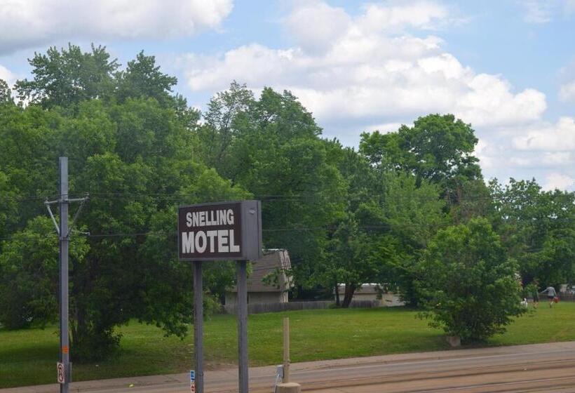 Snelling Motel
