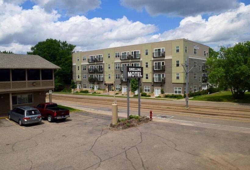 Snelling Motel