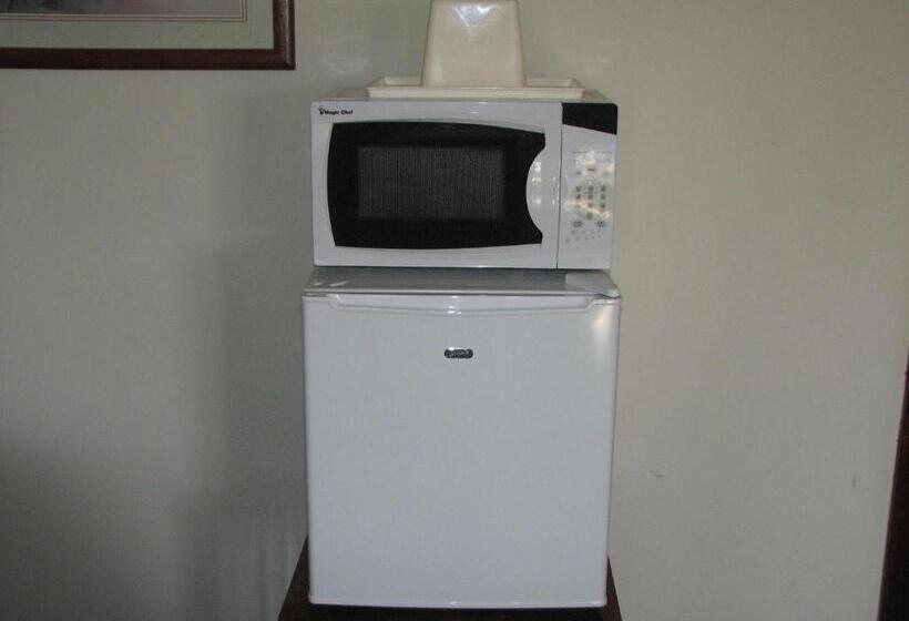 Spinning Wheel Motel