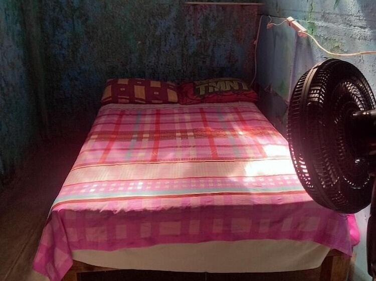 הוסטל Hostal Bravo Vallarta