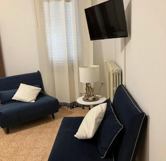 تختخواب و صبحانه La Casa Delle Querce