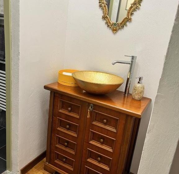 تختخواب و صبحانه La Casa Delle Querce