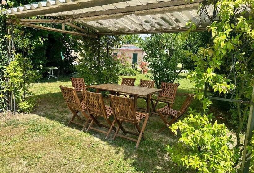 تختخواب و صبحانه La Casa Delle Querce