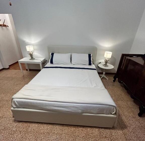 تختخواب و صبحانه La Casa Delle Querce