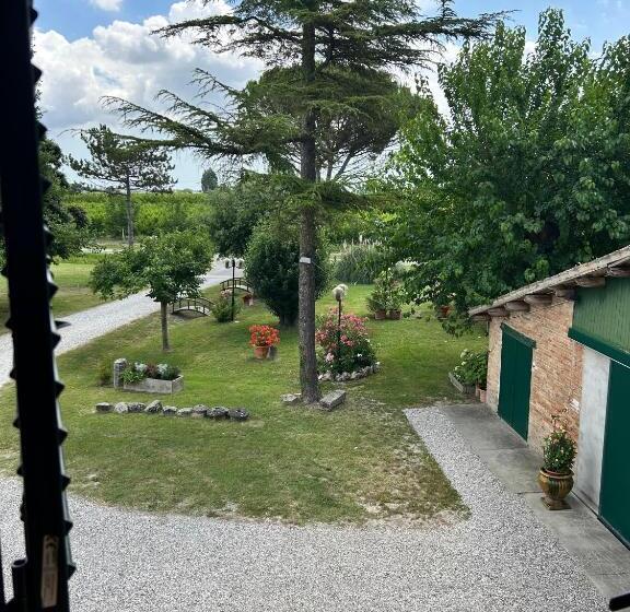 تختخواب و صبحانه La Casa Delle Querce