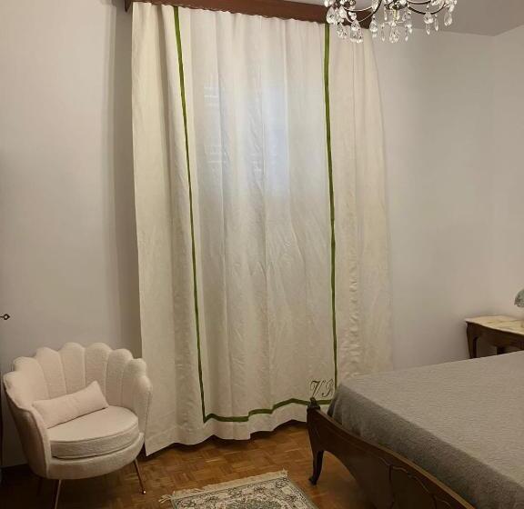 تختخواب و صبحانه La Casa Delle Querce