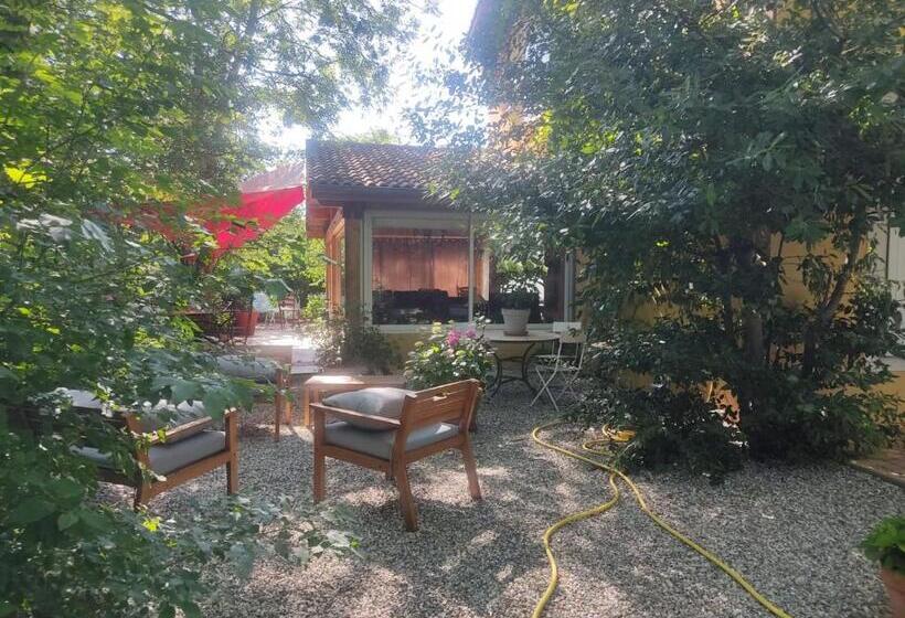 Bed and Breakfast La Frênaie