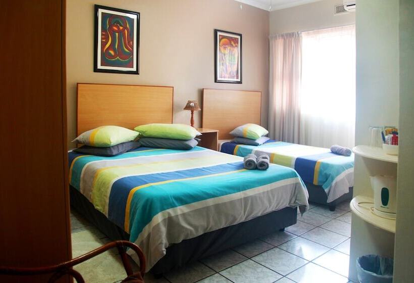 צימר Mzimayi River Lodge