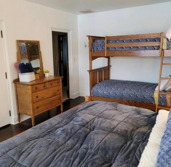 مبيت وإفطار The Brower House