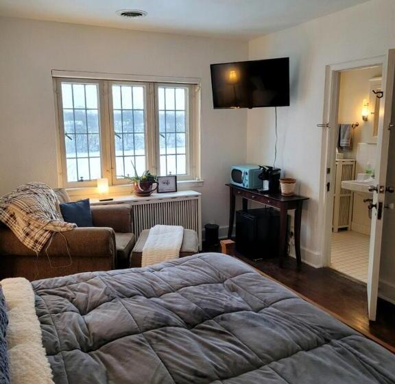 مبيت وإفطار The Brower House