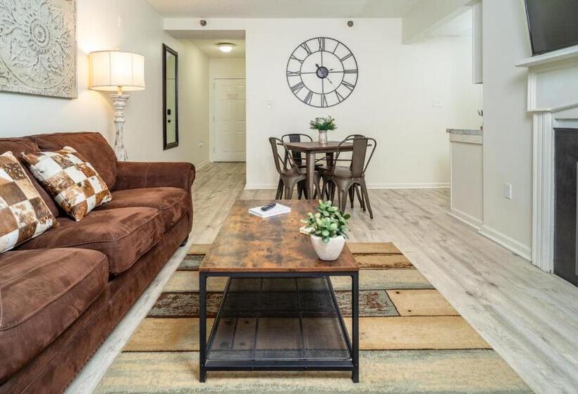 Condo In Gatlinburg Very Peaceful   10 Min Walk To Main Strip