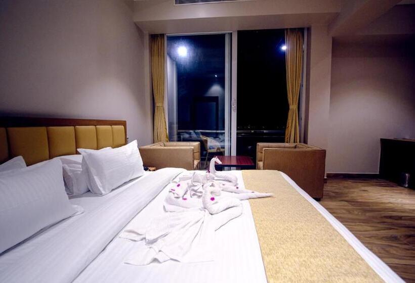 Finn S Weaver Resort, Kaziranga