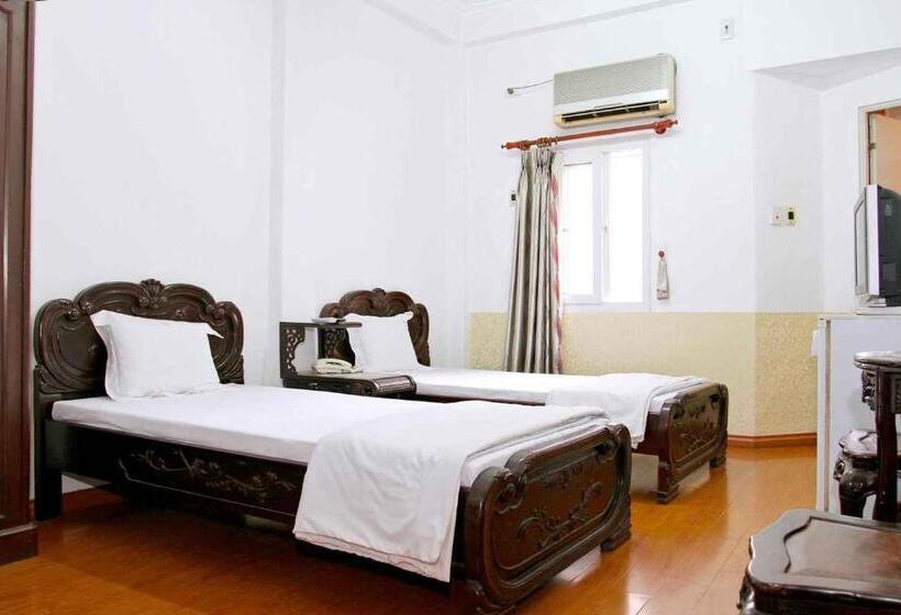 Hoàng Cường Hotel 15 Nguyễn Thái Học