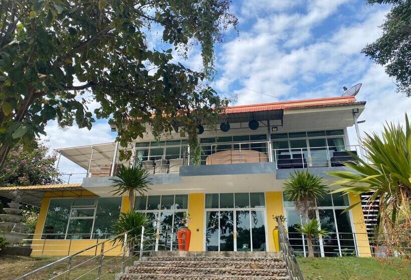 Otel แอนฟาร์มรีสอร์ทแอนด์คาเฟ่