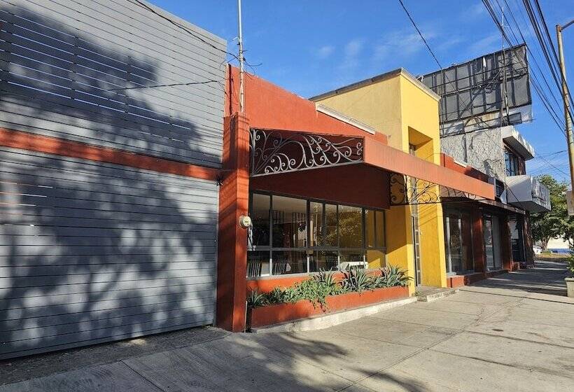 هتل Art Gallery Casona De Los Milagros