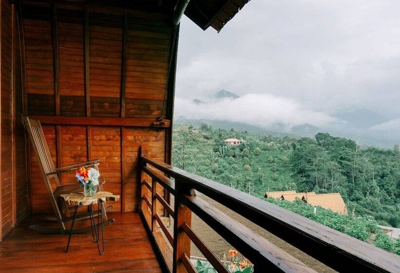 בית מלון כפרי Camaradvipa Retreat Munduk