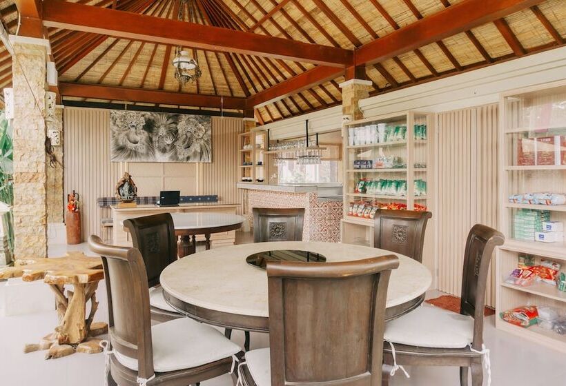 בית מלון כפרי Camaradvipa Retreat Munduk