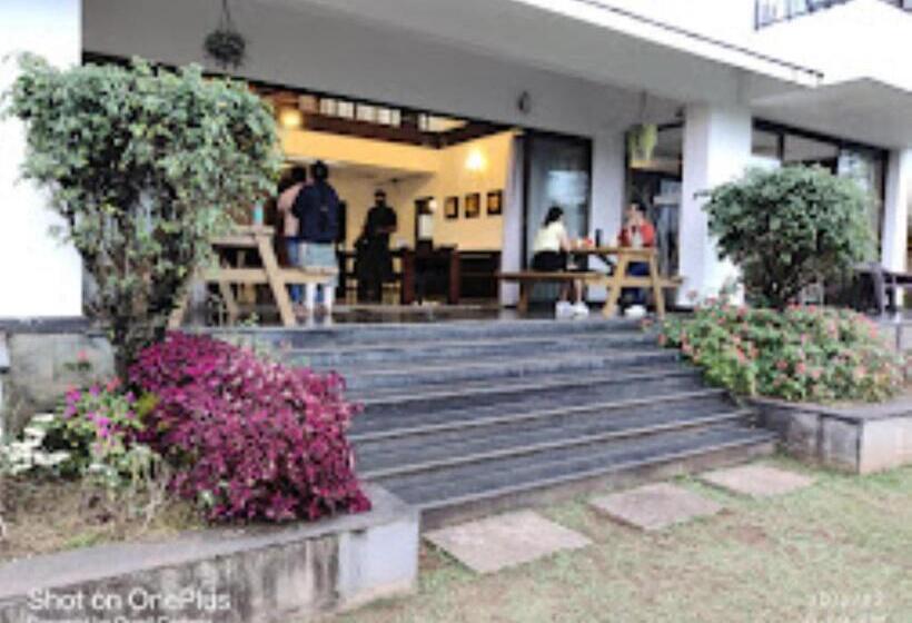 ホテル Chateau Woods Kerala