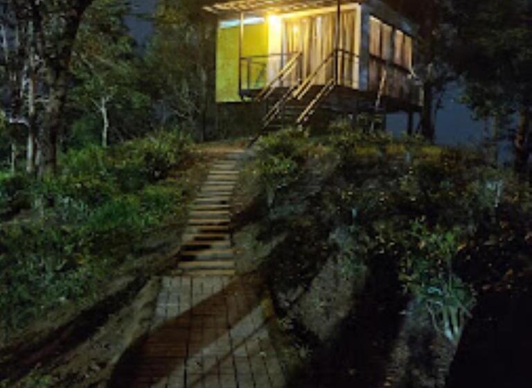 ホテル Chateau Woods Kerala