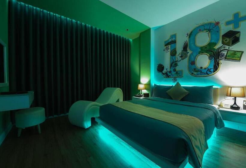 هتل Chiic House 3   Khách Sạn Tình Yêu